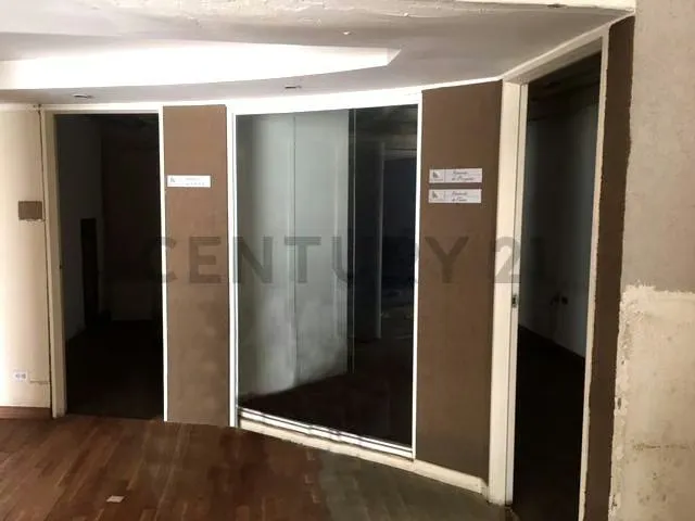 Excelente galpón en zona comercial de Chacao - 3