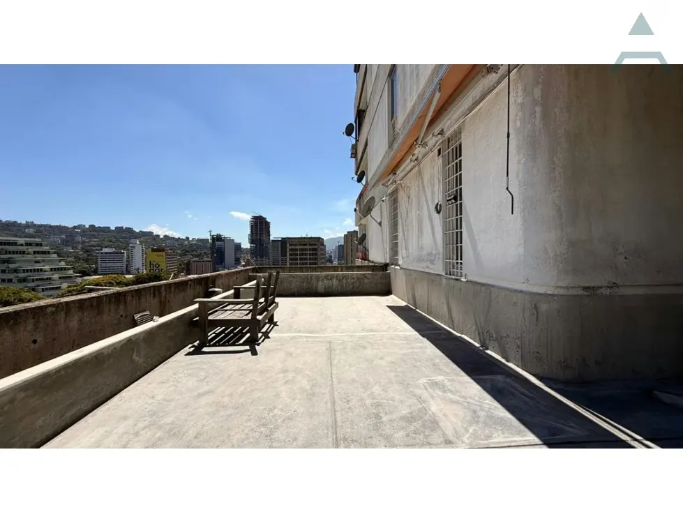 Se vende Apto 214m²+70m² de terraza 3h+s/4b+s/2p Lomas de Las Mercedes - 21