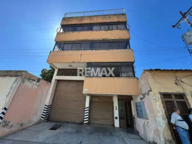 Edificio Comercial en Venta en Santa Rosa, Av. Bermúdez Coussin