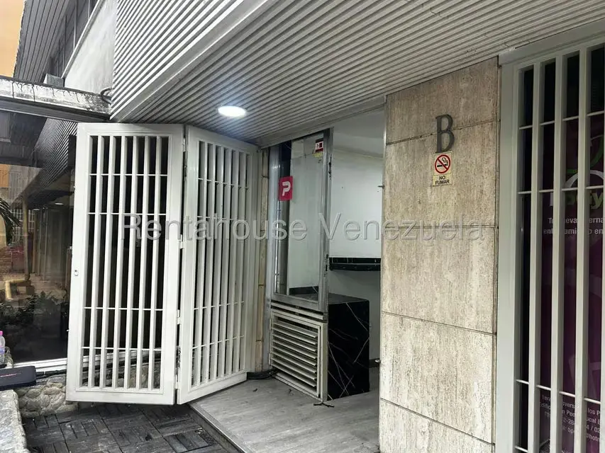 Local Comercial en Alquiler en Los Palos Grandes, Distrito Metropolitano - 2