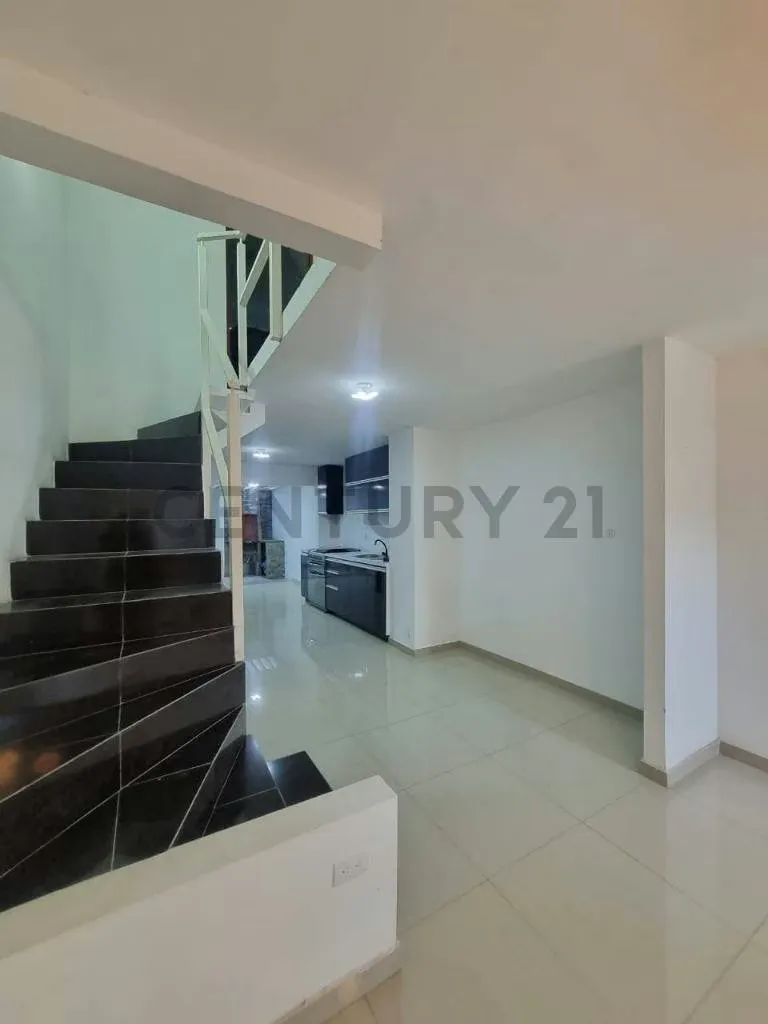 Townhouse en Alquiler en Terrazas de La Ensenada, Estado Yaracuy - 2