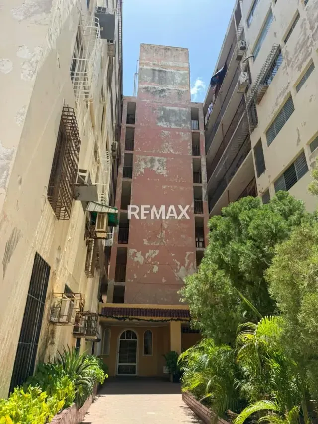 APARTAMENTO EN VENTA EDIFICIO RIO TORONDOY