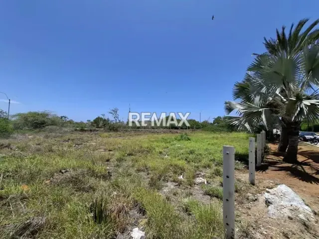EN VENTA TERRENO PREMIUM, DE ESQUINA, CON POTENCIAL MIXTO, FRENTE A LA LAGUNA EL MORRO Y A MINUTOS DE PLAYA LA CARACOLA. - 4