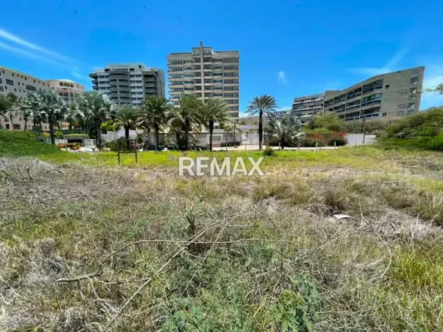 EN VENTA TERRENO PREMIUM, DE ESQUINA, CON POTENCIAL MIXTO, FRENTE A LA LAGUNA EL MORRO Y A MINUTOS DE PLAYA LA CARACOLA. - 7