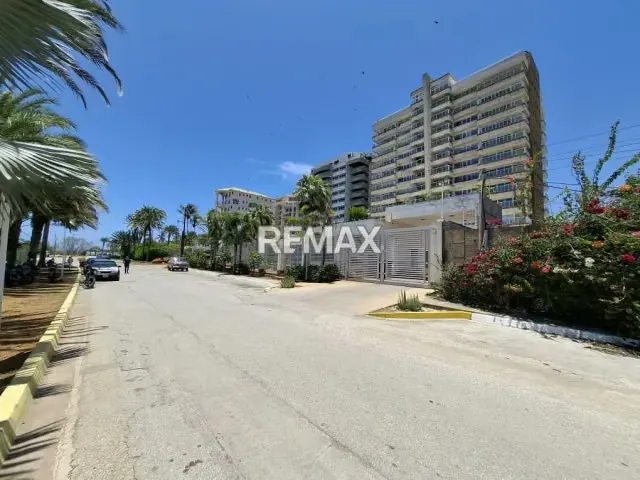 EN VENTA TERRENO PREMIUM, DE ESQUINA, CON POTENCIAL MIXTO, FRENTE A LA LAGUNA EL MORRO Y A MINUTOS DE PLAYA LA CARACOLA. - 9