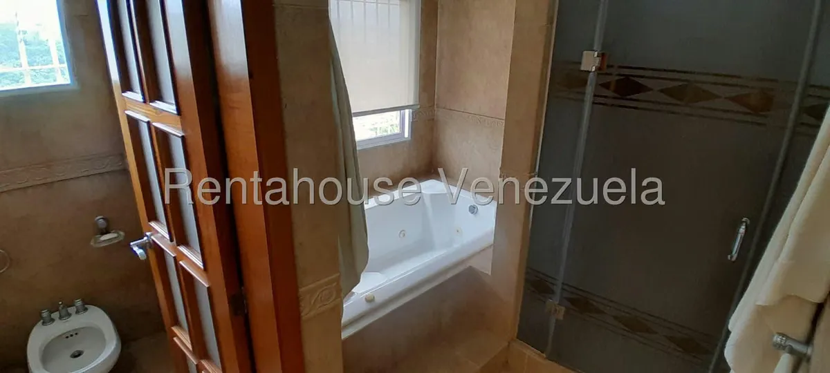 Casa (Multipes Niveles) en Venta en Alto Hatillo, Distrito Metropolitano - 39
