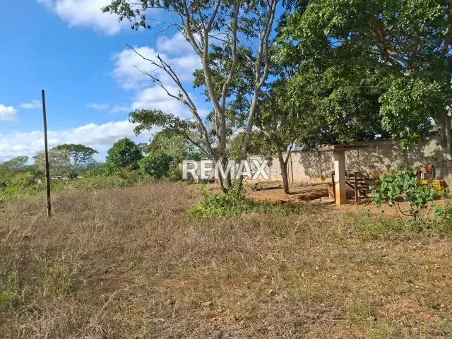 En Alquiler Galpón con terreno adicional y casa - 13