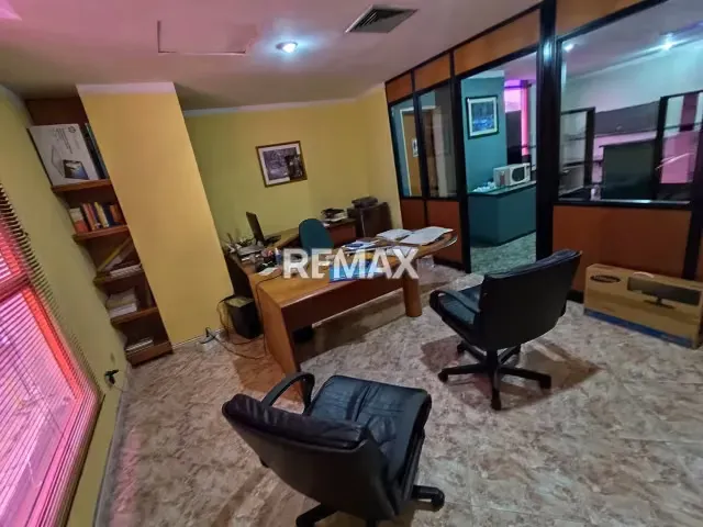 VENDO OFICINA EN TORRE SEGUROS LOS ANDES, AVENIDA MIRANDA - 13