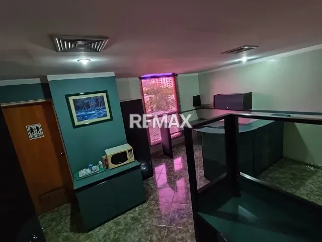 VENDO OFICINA EN TORRE SEGUROS LOS ANDES, AVENIDA MIRANDA - 5