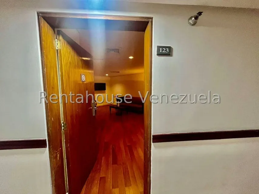 Apartamento (1 Nivel) en Venta en Chuao, Distrito Metropolitano - 2