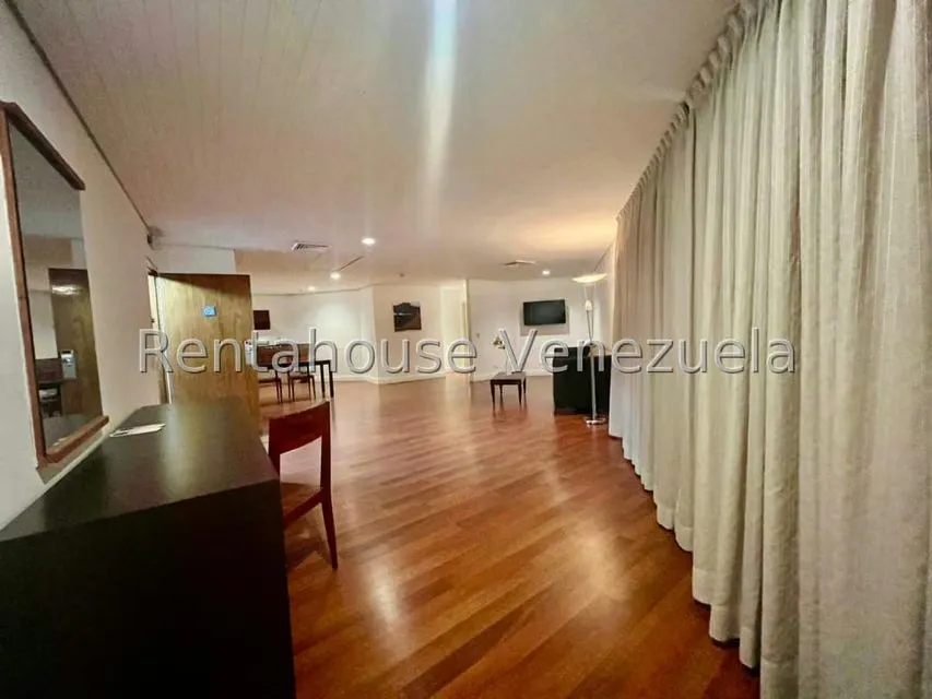 Apartamento (1 Nivel) en Venta en Chuao, Distrito Metropolitano - 3