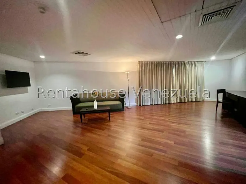 Apartamento (1 Nivel) en Venta en Chuao, Distrito Metropolitano - 5