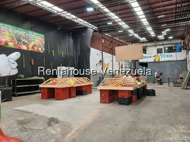 Local Comercial en Venta en Parroquia La Candelaria, Distrito Metropolitano - 2