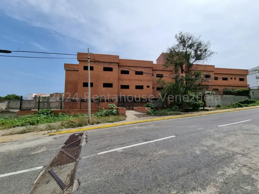 Edificio en Venta en Weekend, Vargas - 2