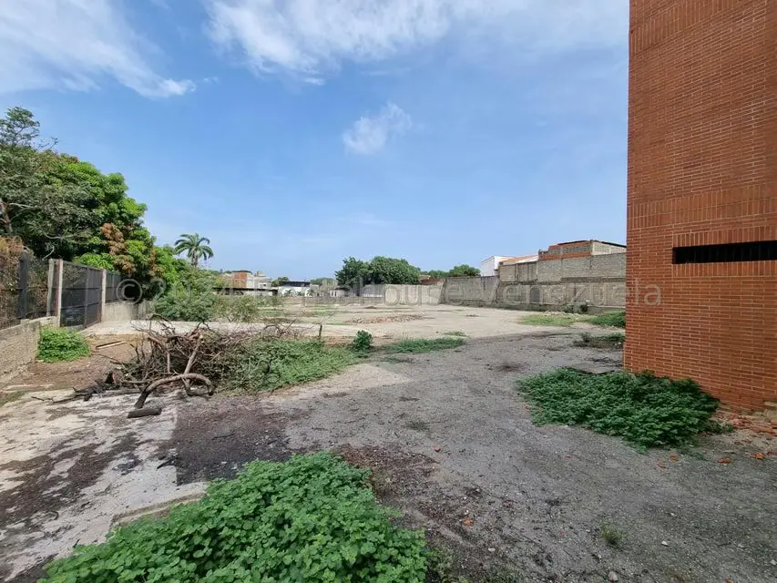 Edificio en Venta en Weekend, Vargas - 26