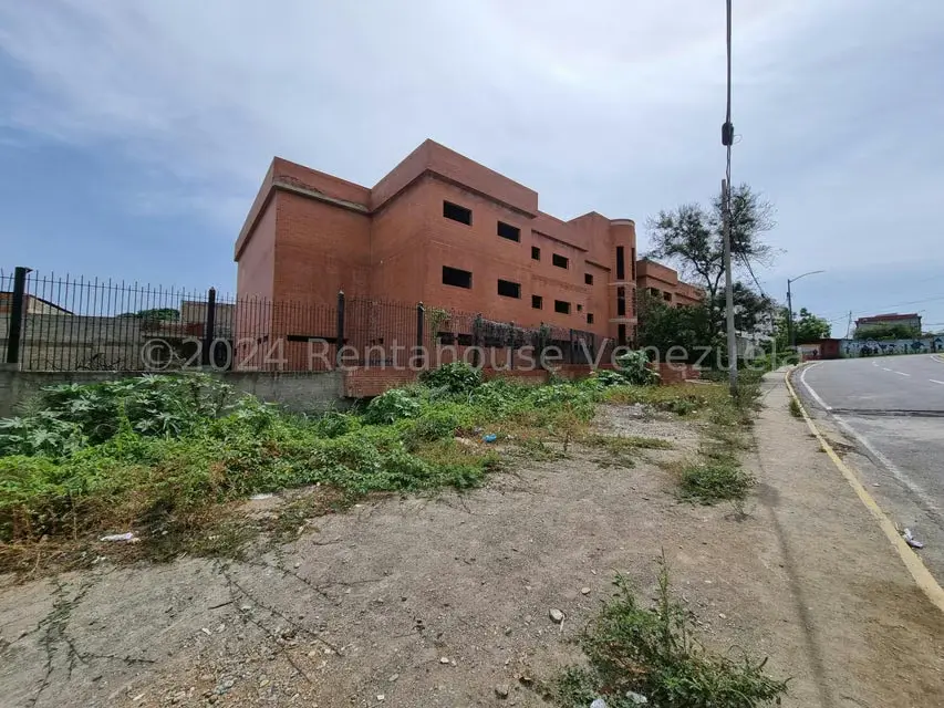 Edificio en Venta en Weekend, Vargas - 29