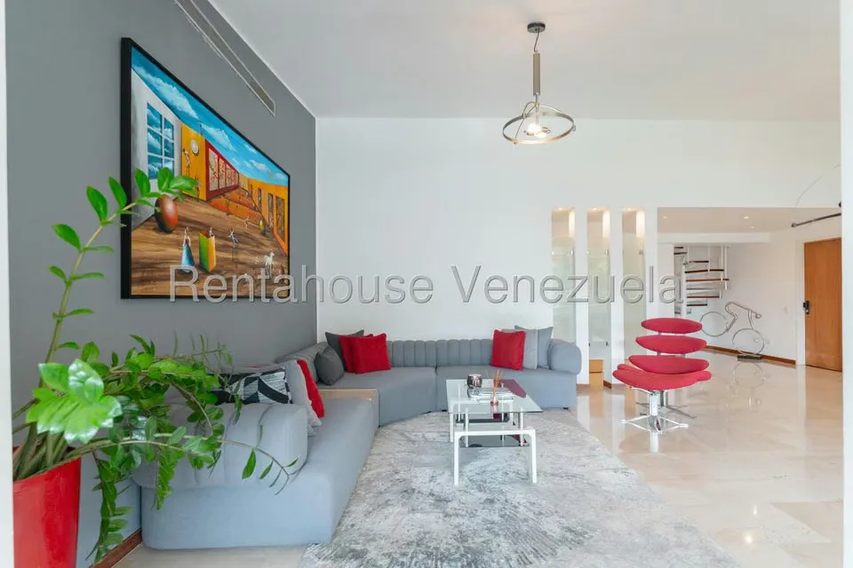 Apartamento (Duplex) en Venta en Las Esmeraldas, Distrito Metropolitano - 3