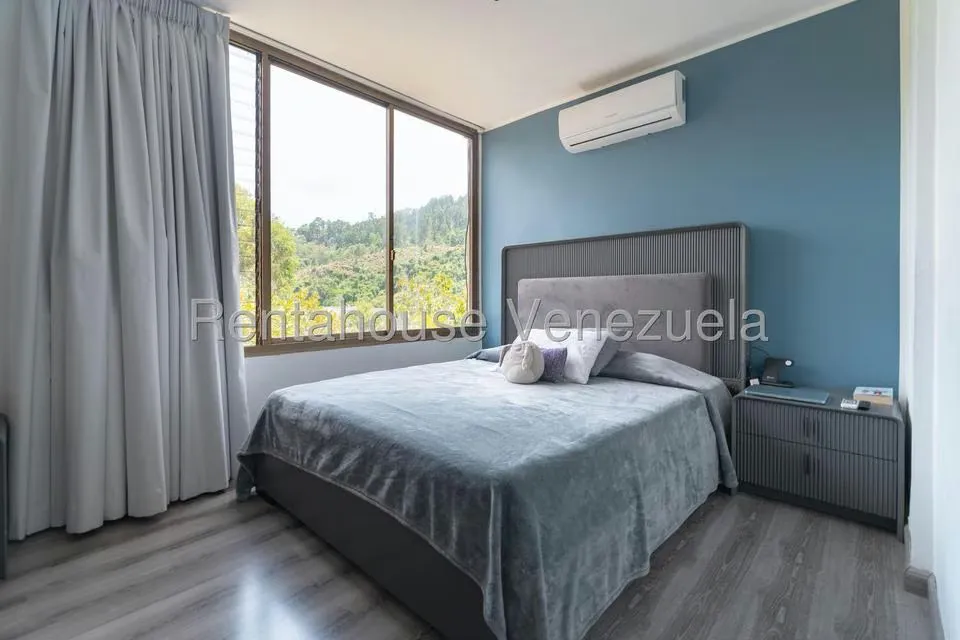 Apartamento (Duplex) en Venta en Las Esmeraldas, Distrito Metropolitano - 21