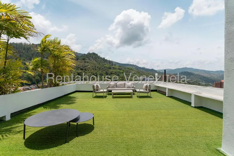 Apartamento (Duplex) en Venta en Las Esmeraldas, Distrito Metropolitano - 32