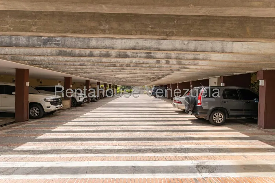 Apartamento (Duplex) en Venta en Las Esmeraldas, Distrito Metropolitano - 35