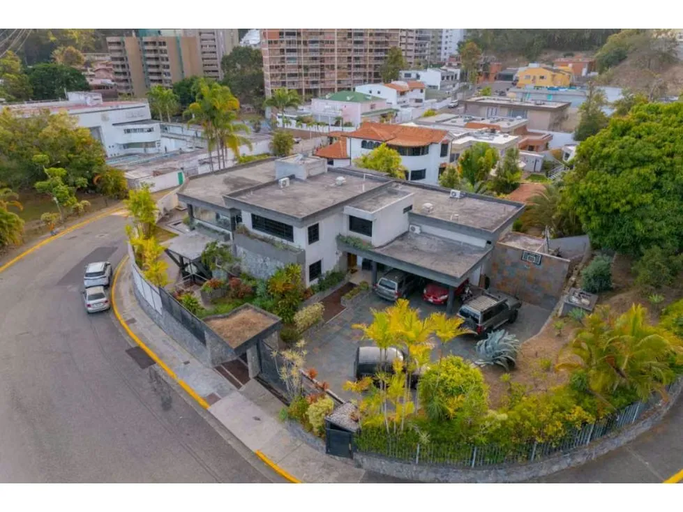 Se vende casa 991m2 en los naranjos. - 2