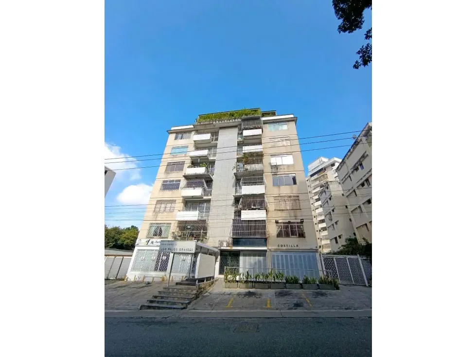 Apartamento en Alquiler en Los Palos Grandes, para estudio creativo.