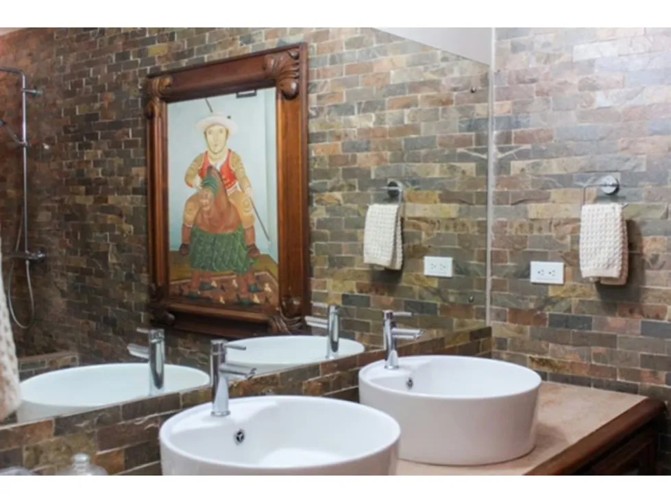 Se Vende Casa 720m² C-4H-3.5B+HS+BS+2M+3P+Trza-Prados Del Este 4438 - 26