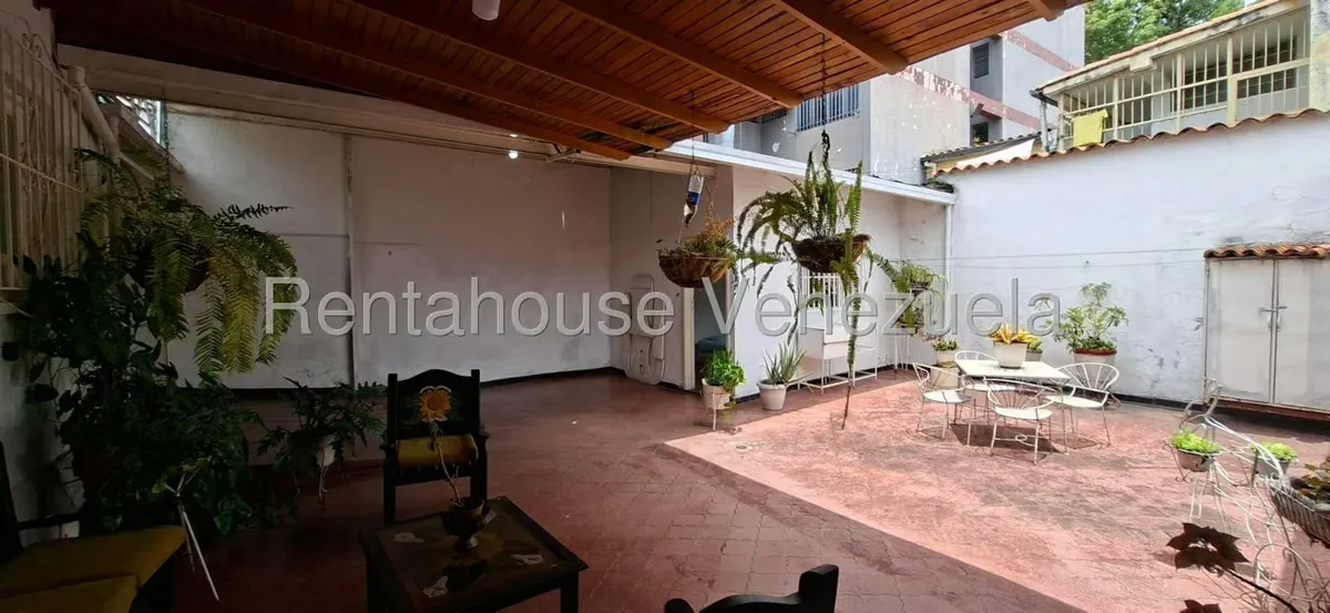 Casa (1 Nivel) en Venta en Avenida 16 de Septiembre, Merida - 26