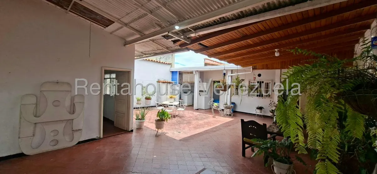 Casa (1 Nivel) en Venta en Avenida 16 de Septiembre, Merida - 28