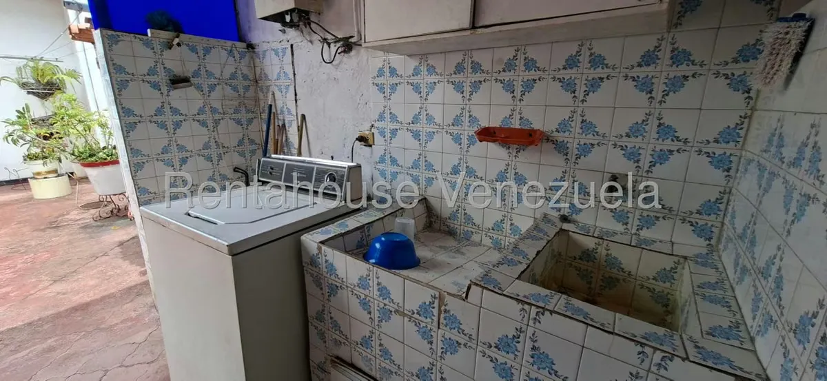 Casa (1 Nivel) en Venta en Avenida 16 de Septiembre, Merida - 36