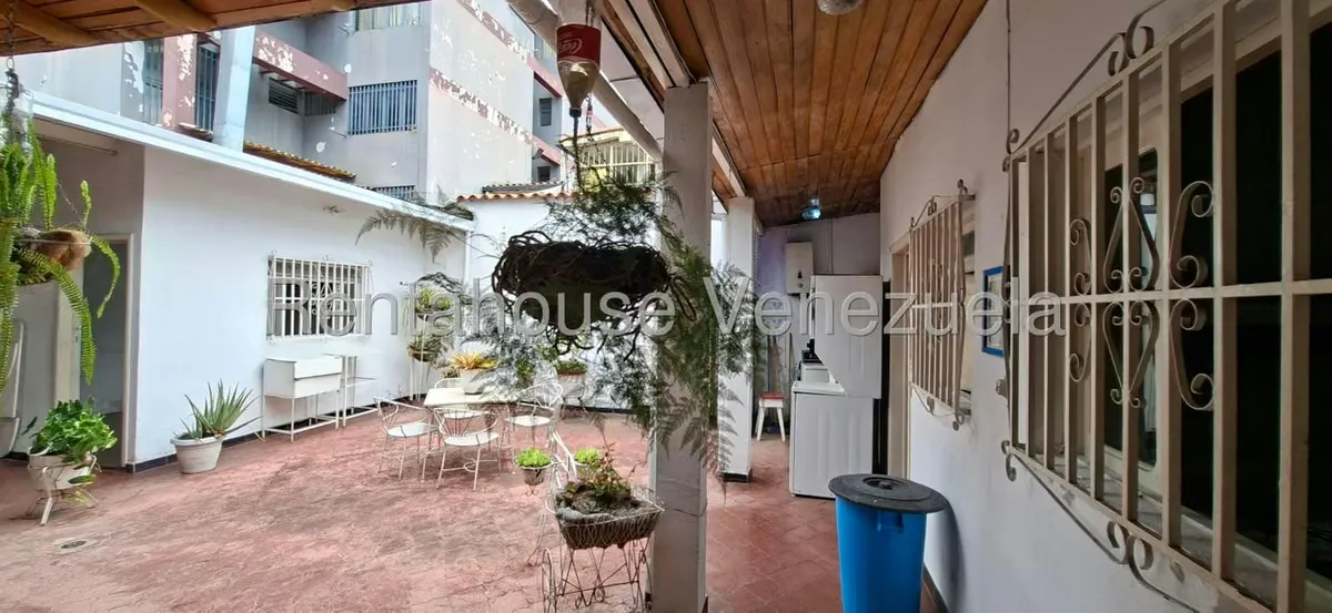 Casa (1 Nivel) en Venta en Avenida 16 de Septiembre, Merida - 41