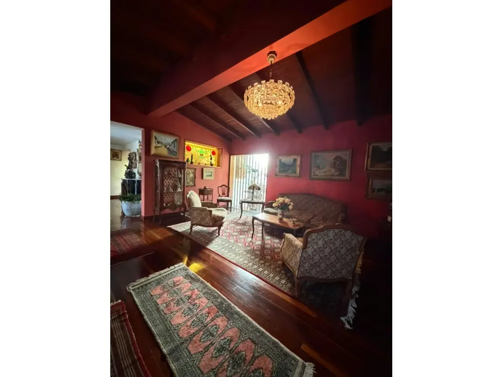 CASA - SANTA PAULA - 520 Mts2 - 2
