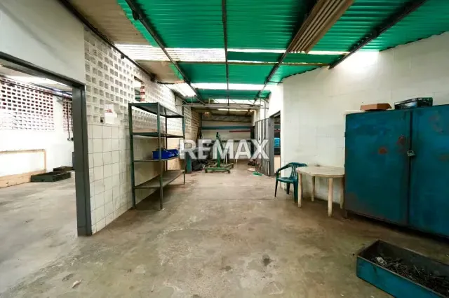 EN ALQUILER LOCAL - GALPÓN EN MONTECRISTO DE 400M2 - 11