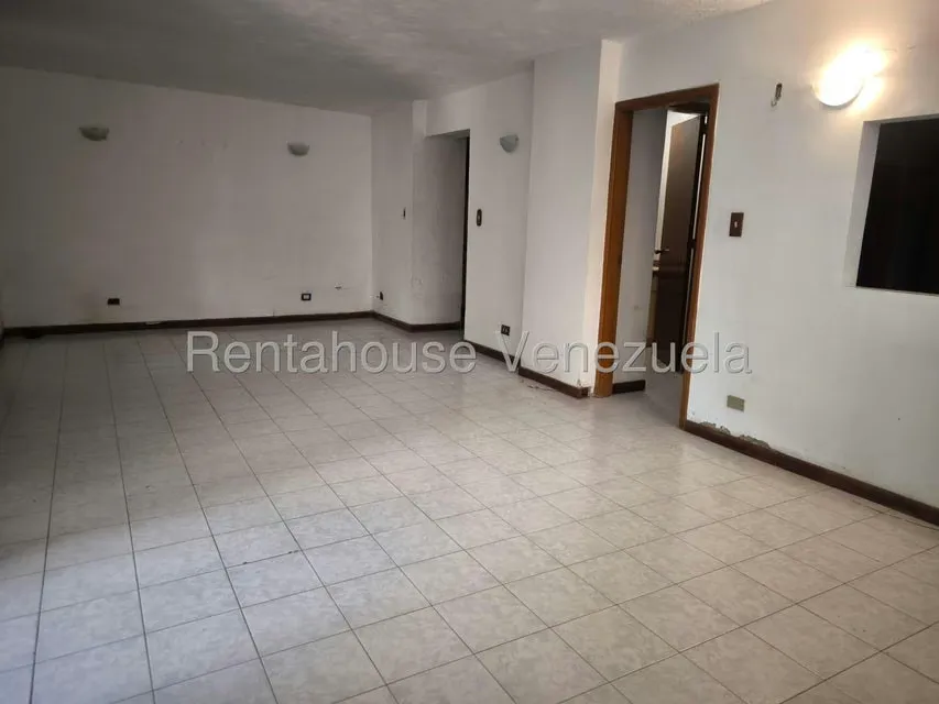 Casa (Multipes Niveles) en Venta en Cumbres de Curumo, Distrito Metropolitano - 13