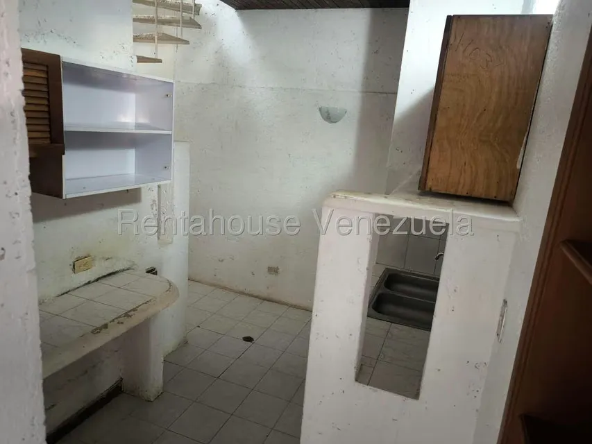 Casa (Multipes Niveles) en Venta en Cumbres de Curumo, Distrito Metropolitano - 17