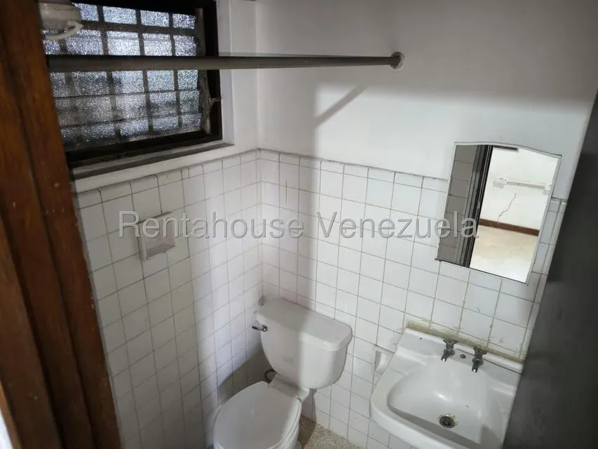 Casa (Multipes Niveles) en Venta en Cumbres de Curumo, Distrito Metropolitano - 33