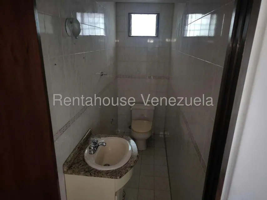 Casa (Multipes Niveles) en Venta en Cumbres de Curumo, Distrito Metropolitano - 34