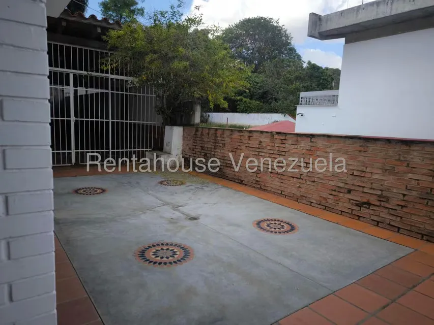 Casa (Multipes Niveles) en Venta en Cumbres de Curumo, Distrito Metropolitano - 36