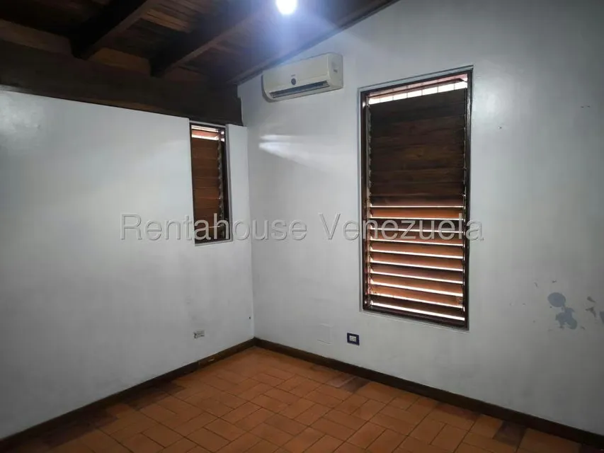 Casa (Multipes Niveles) en Venta en Cumbres de Curumo, Distrito Metropolitano - 39