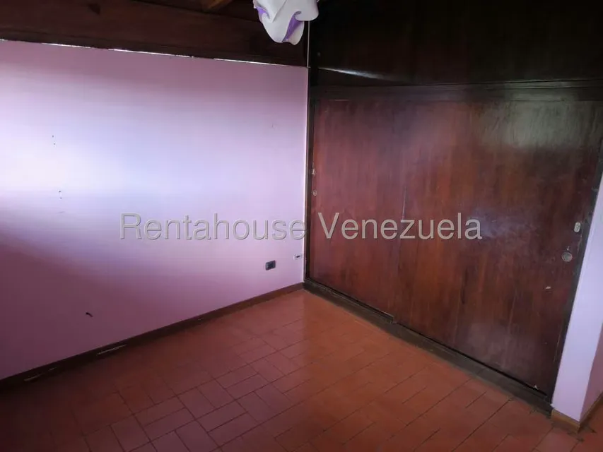 Casa (Multipes Niveles) en Venta en Cumbres de Curumo, Distrito Metropolitano - 42