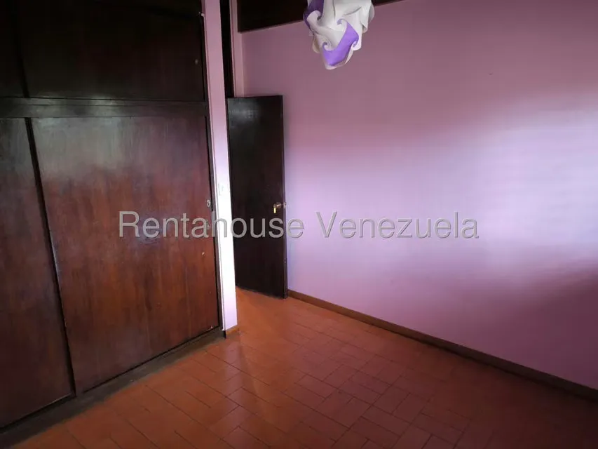 Casa (Multipes Niveles) en Venta en Cumbres de Curumo, Distrito Metropolitano - 43
