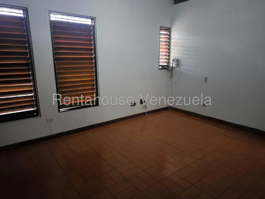 Casa (Multipes Niveles) en Venta en Cumbres de Curumo, Distrito Metropolitano - 49