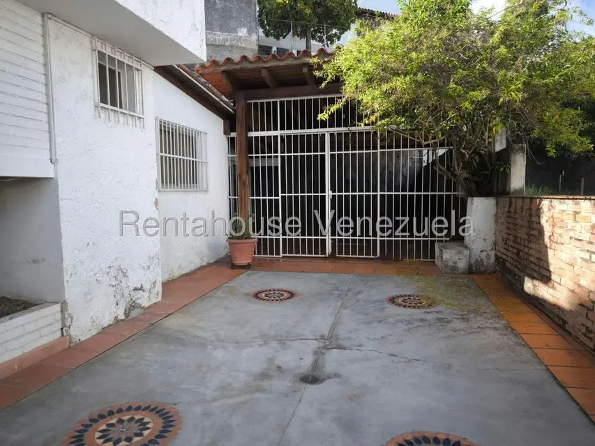 Casa (Multipes Niveles) en Venta en Cumbres de Curumo, Distrito Metropolitano - 57