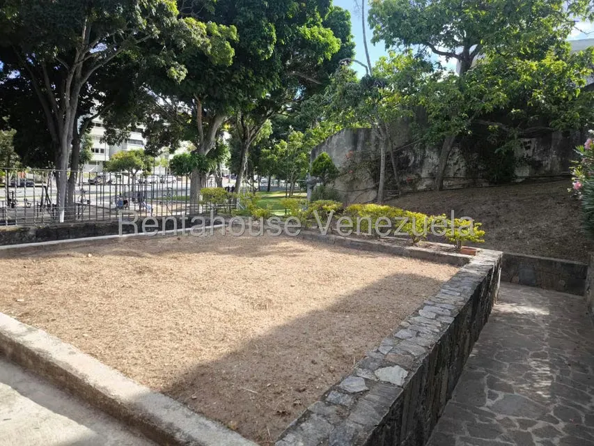 Casa (Multipes Niveles) en Venta en Cumbres de Curumo, Distrito Metropolitano - 8