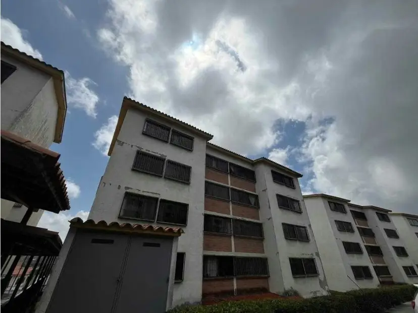 Apartamento en venta Los Teques Urb. La Quinta 75m2