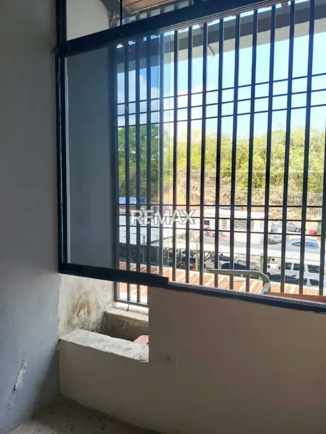 Local Comercial en Alquiler, Ubicado en el CC. Alce en las adyacencias del HUPEC, Sector el Centro, Valera, Estado Trujillo - 2