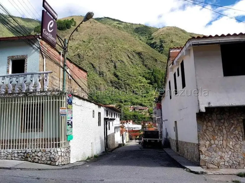 Townhouse (Duplex) en Venta en Via Principal, Trujillo