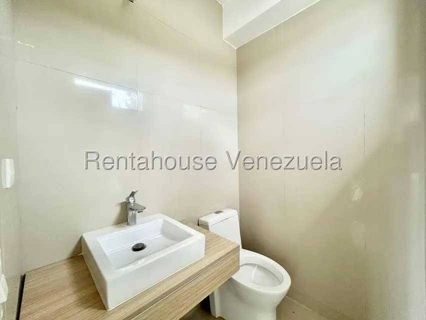 Apartamento (Duplex) en Venta en Solar del Hatillo, Distrito Metropolitano - 13