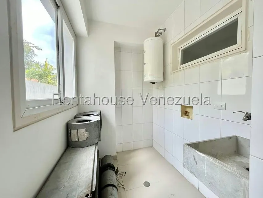 Apartamento (Duplex) en Venta en Solar del Hatillo, Distrito Metropolitano - 14