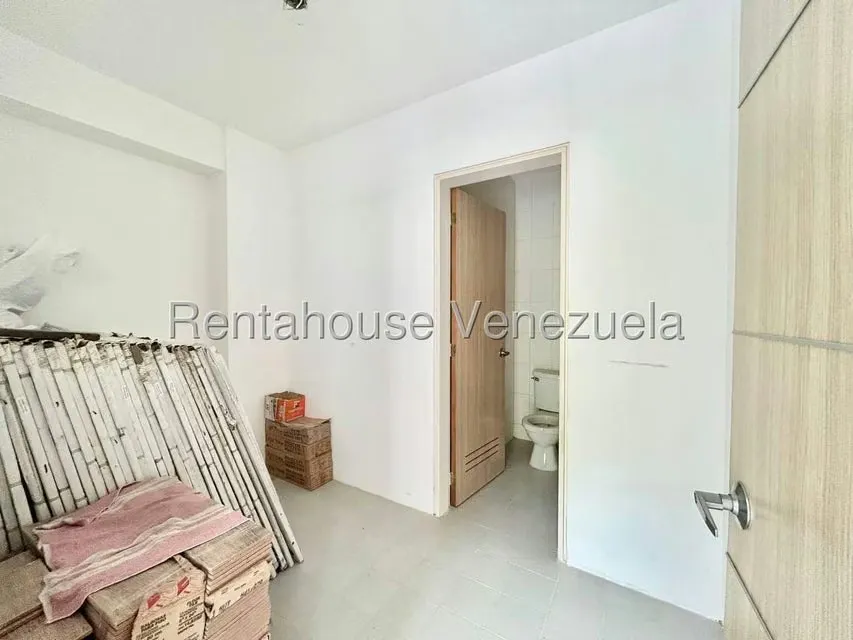 Apartamento (Duplex) en Venta en Solar del Hatillo, Distrito Metropolitano - 16